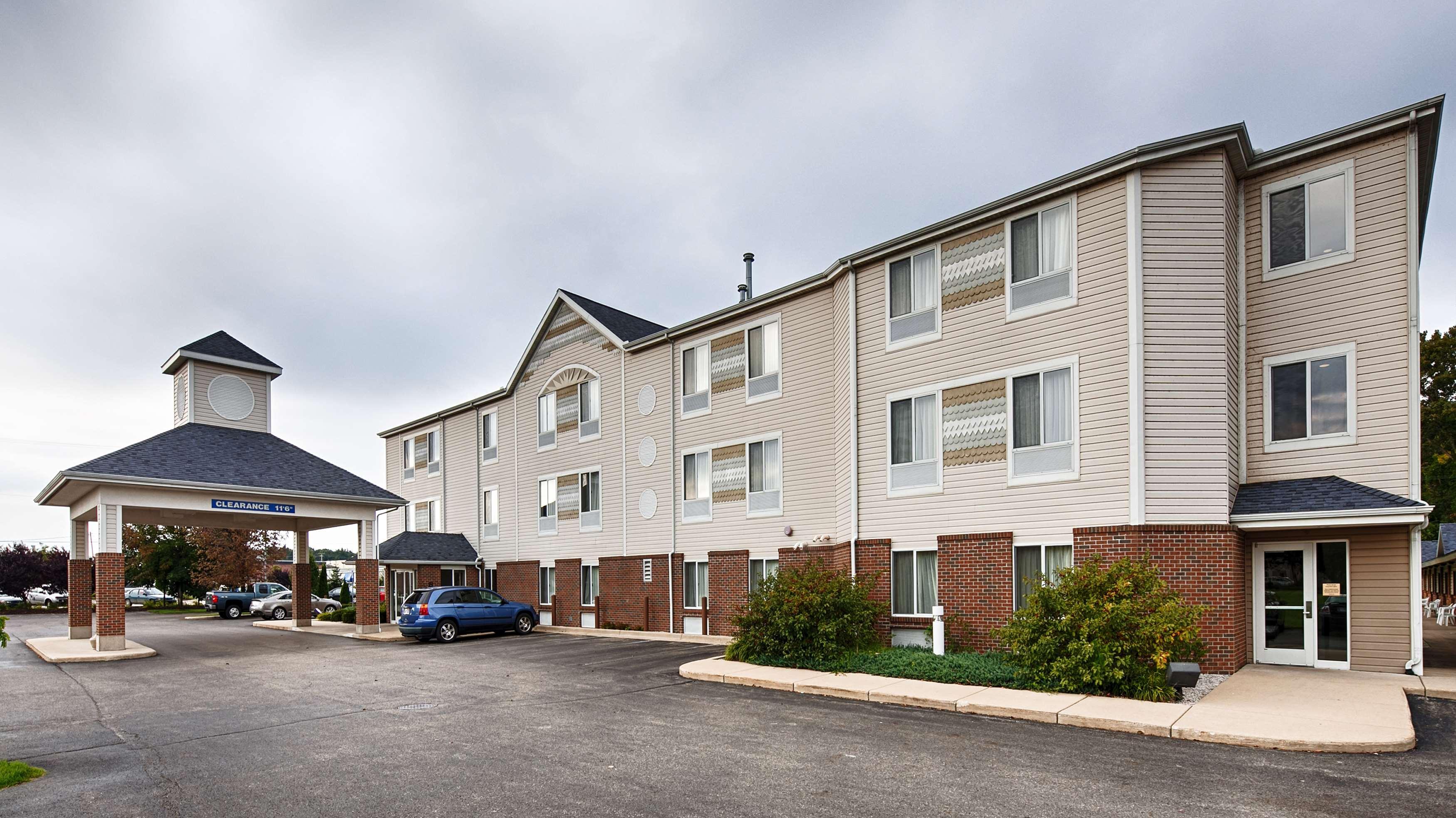 Best Western Beacon Inn Grand Haven Extérieur photo