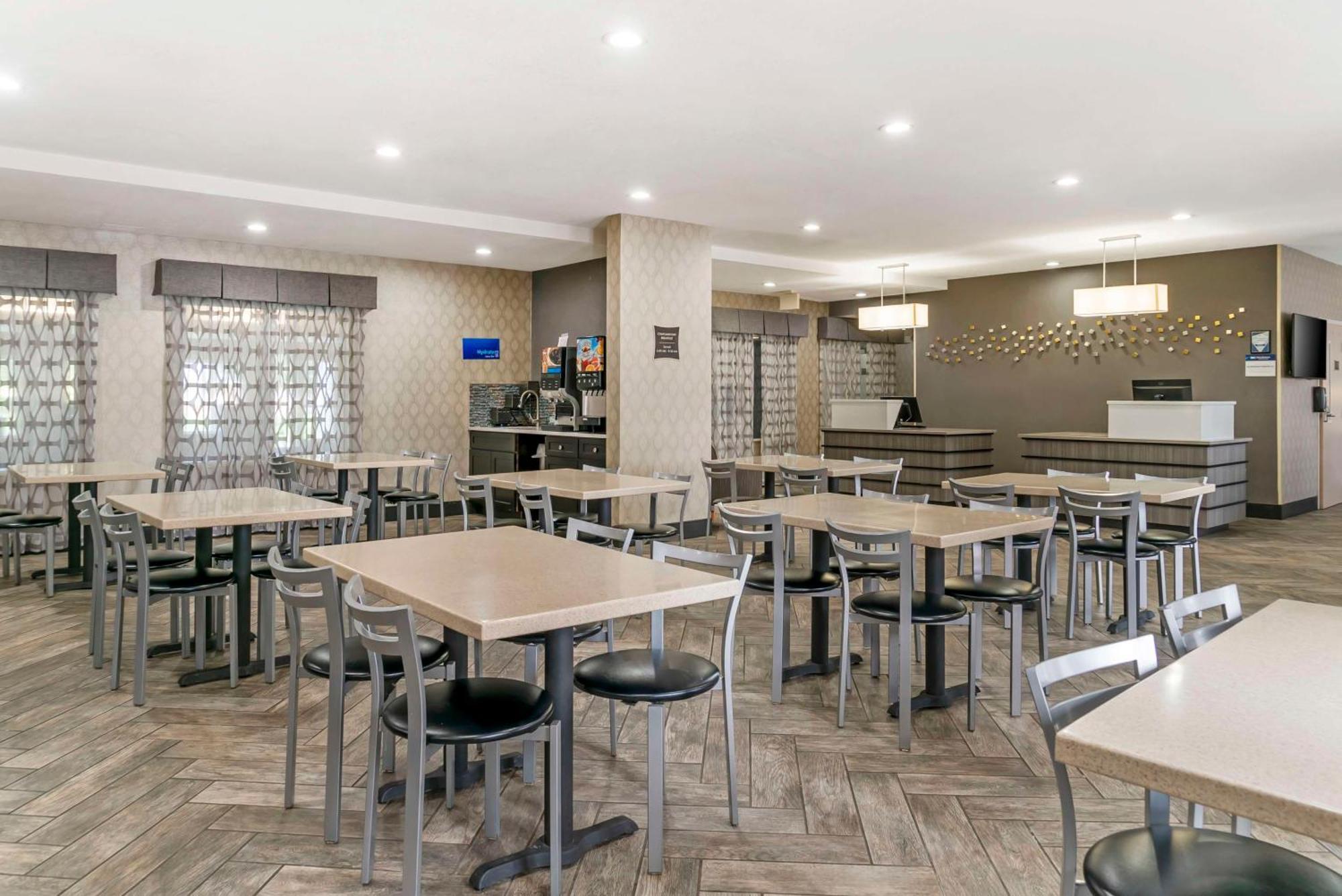 Best Western Beacon Inn Grand Haven Extérieur photo