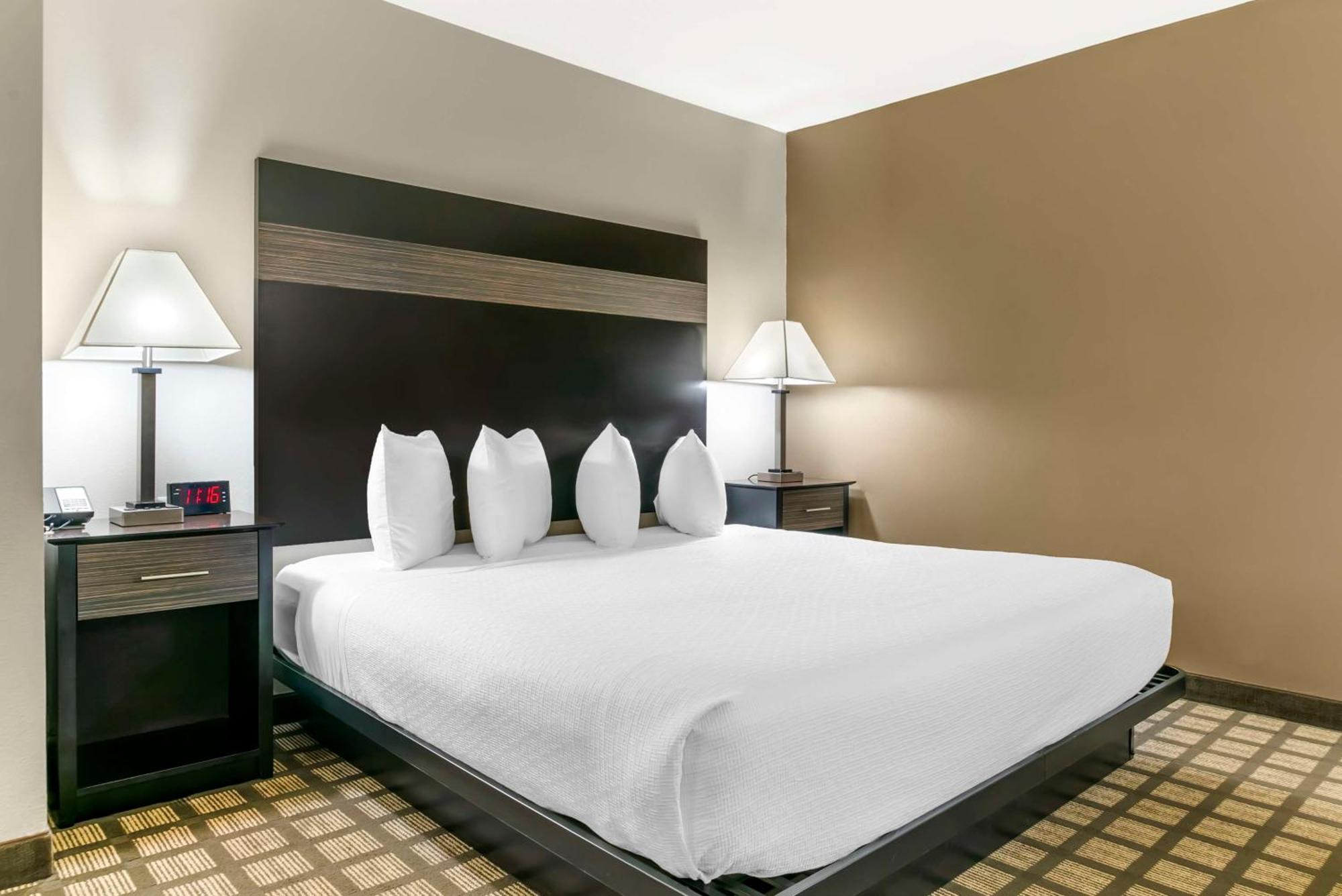 Best Western Beacon Inn Grand Haven Extérieur photo